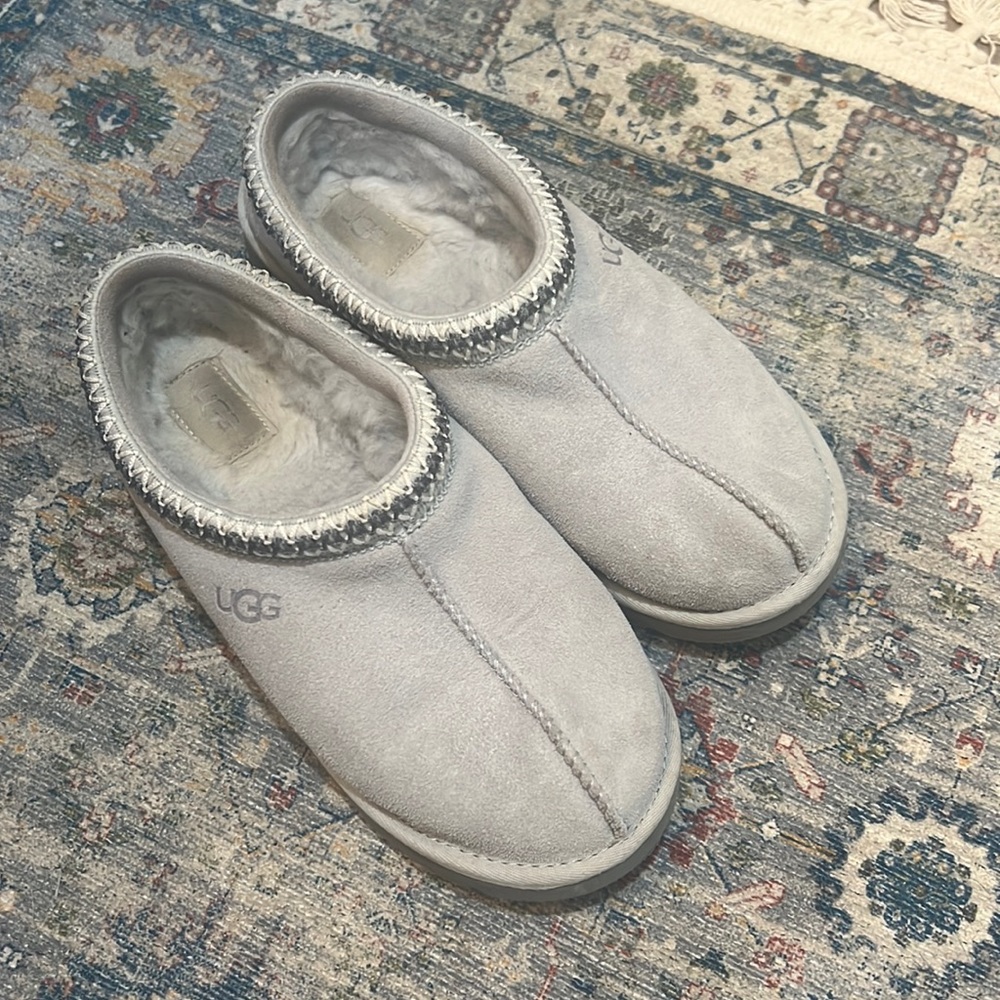 Ugg tasmans mens 8 women’s 9